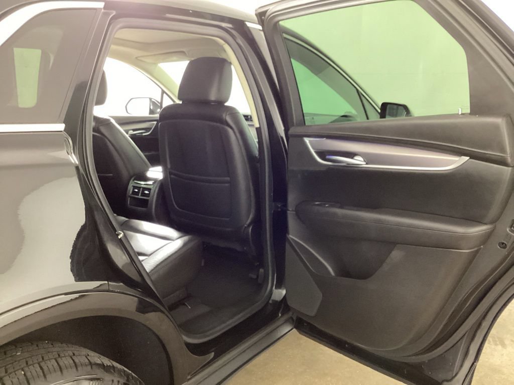 Used 2018 Cadillac XT5 Premium Luxury w/ Driver Assist Package AWD/4WD image 19