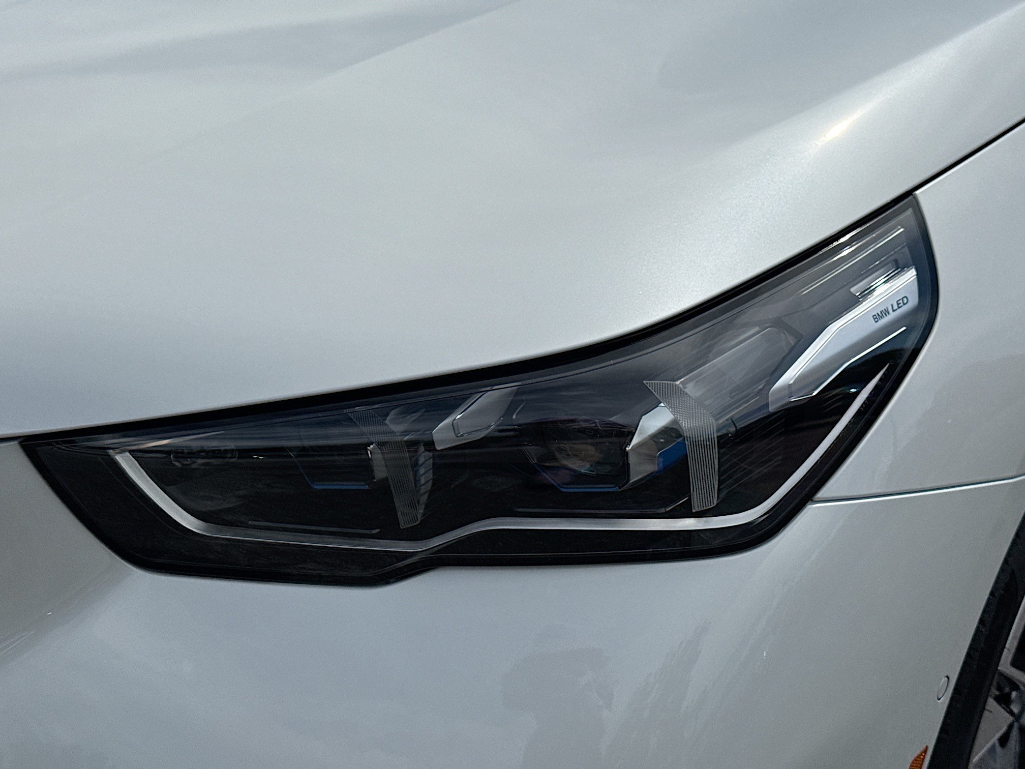 New 2027 BMW i5 xDrive40 AWD/4WD image 9