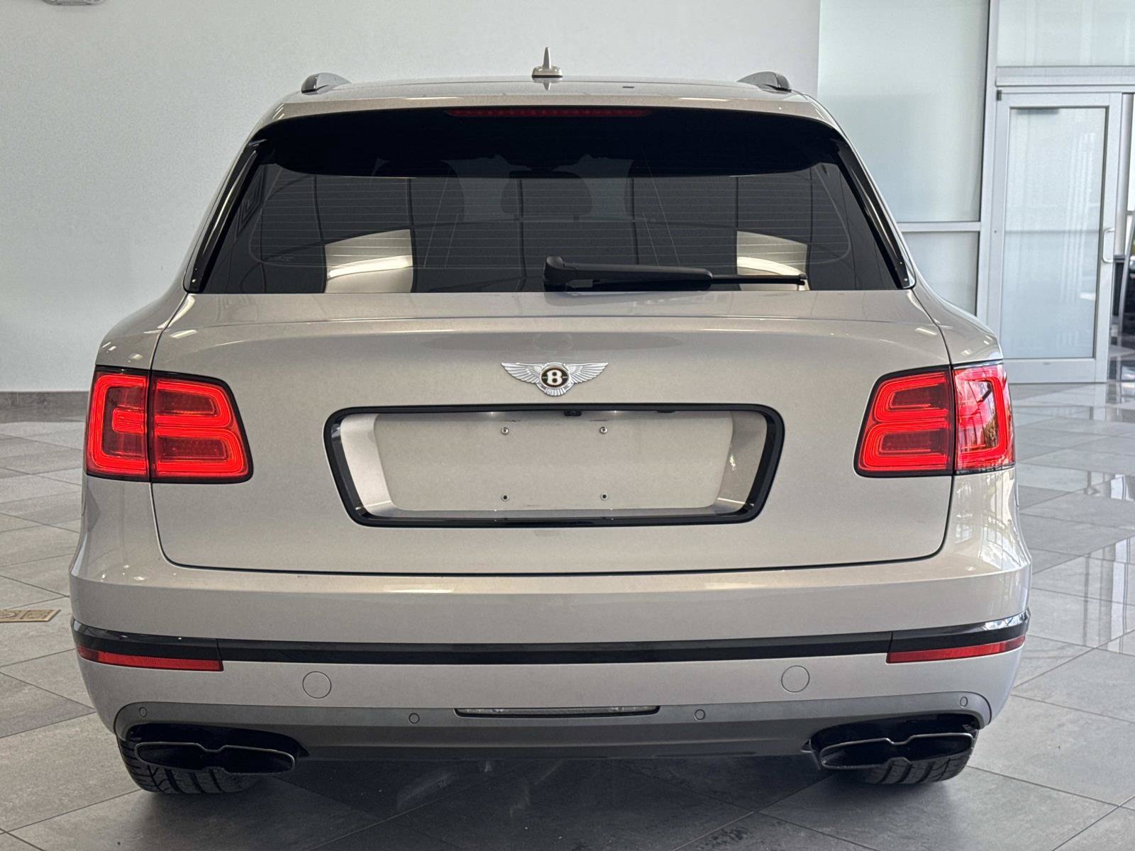 Used 2020 Bentley Bentayga Design Series AWD/4WD image 30