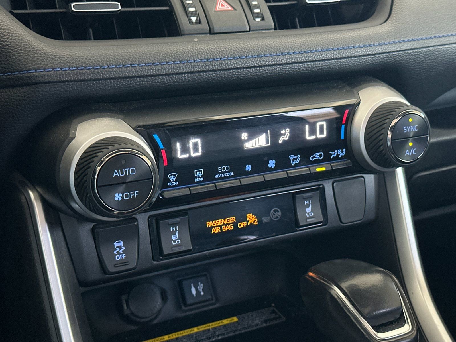 Used 2019 Toyota RAV4 XSE AWD/4WD image 19