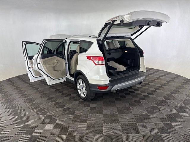 Used 2016 Ford Escape Titanium w/ Equipment Group 301A AWD/4WD image 18