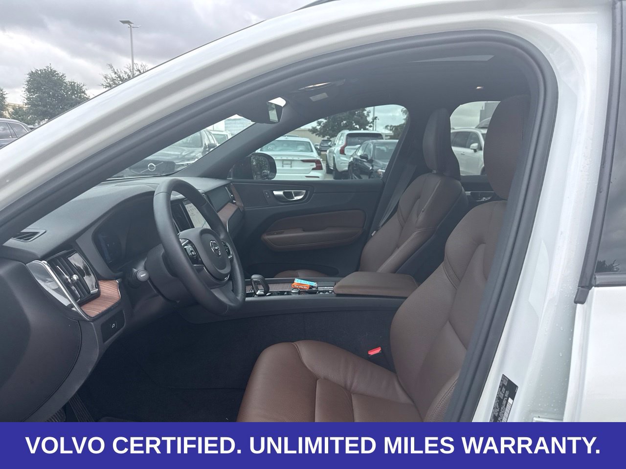 Certified 2024 Volvo XC60 B5 Plus w/ Protection Package Premier AWD/4WD image 27