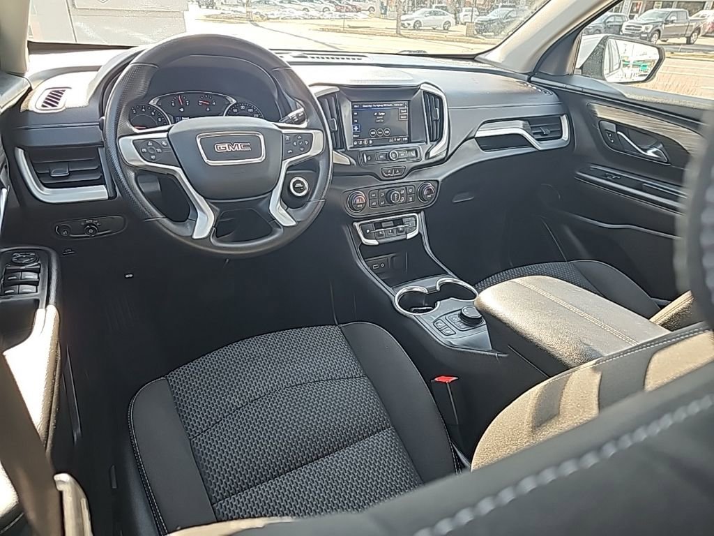 Used 2022 GMC Terrain SLE w/ Driver Convenience Package image 16