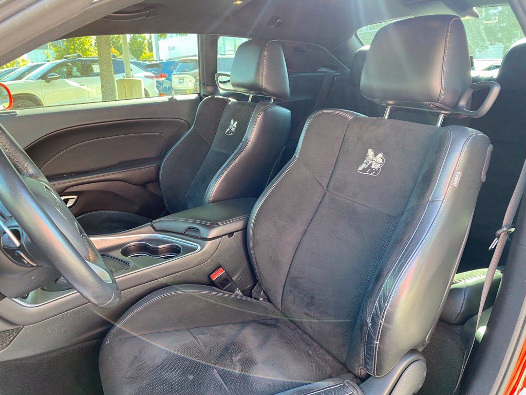 Used 2017 Dodge Challenger R/T Scat Pack w/ Leather Interior Group RWD image 24