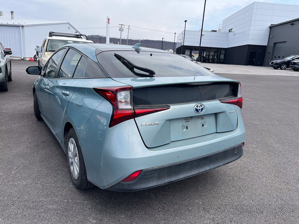 Used 2019 Toyota Prius LE image 3