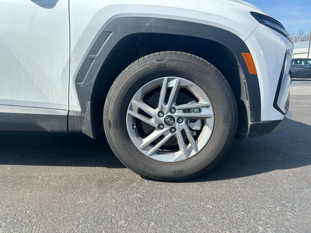 Used 2025 Hyundai Tucson SE image 30