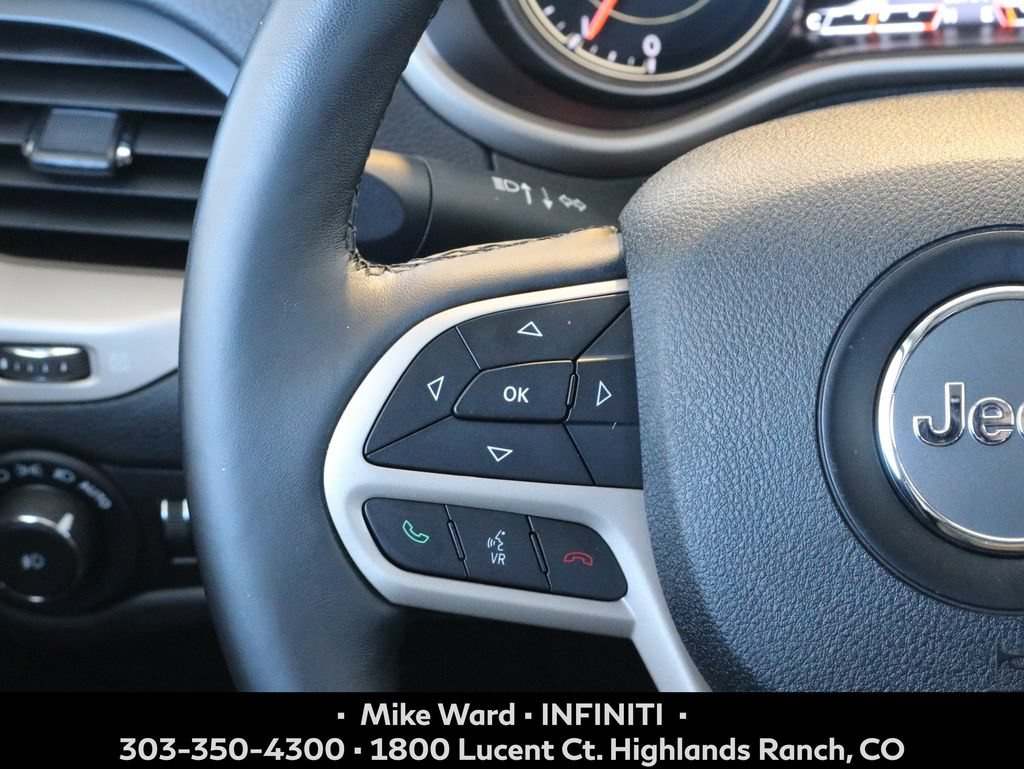 Used 2017 Jeep Cherokee Limited AWD/4WD image 9