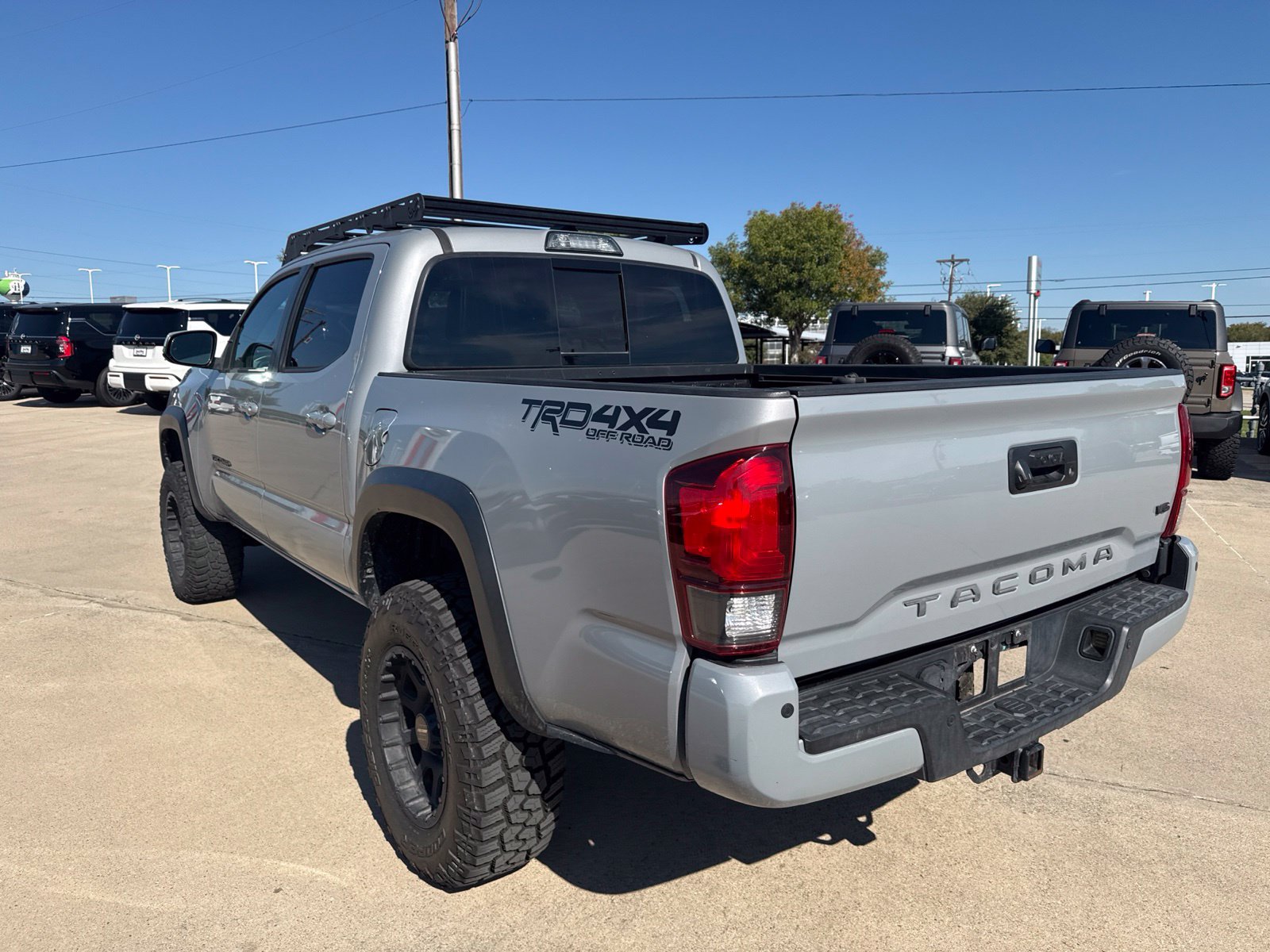 Used 2019 Toyota Tacoma TRD Off-Road AWD/4WD image 7