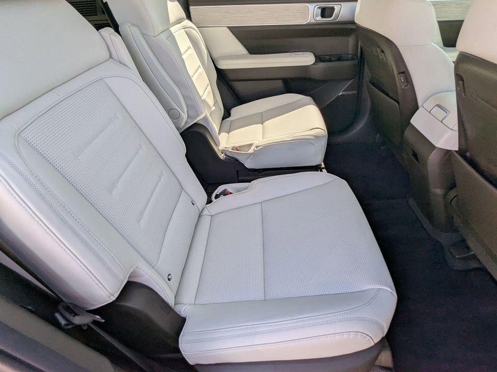 Certified 2025 Hyundai Santa Fe Calligraphy image 19