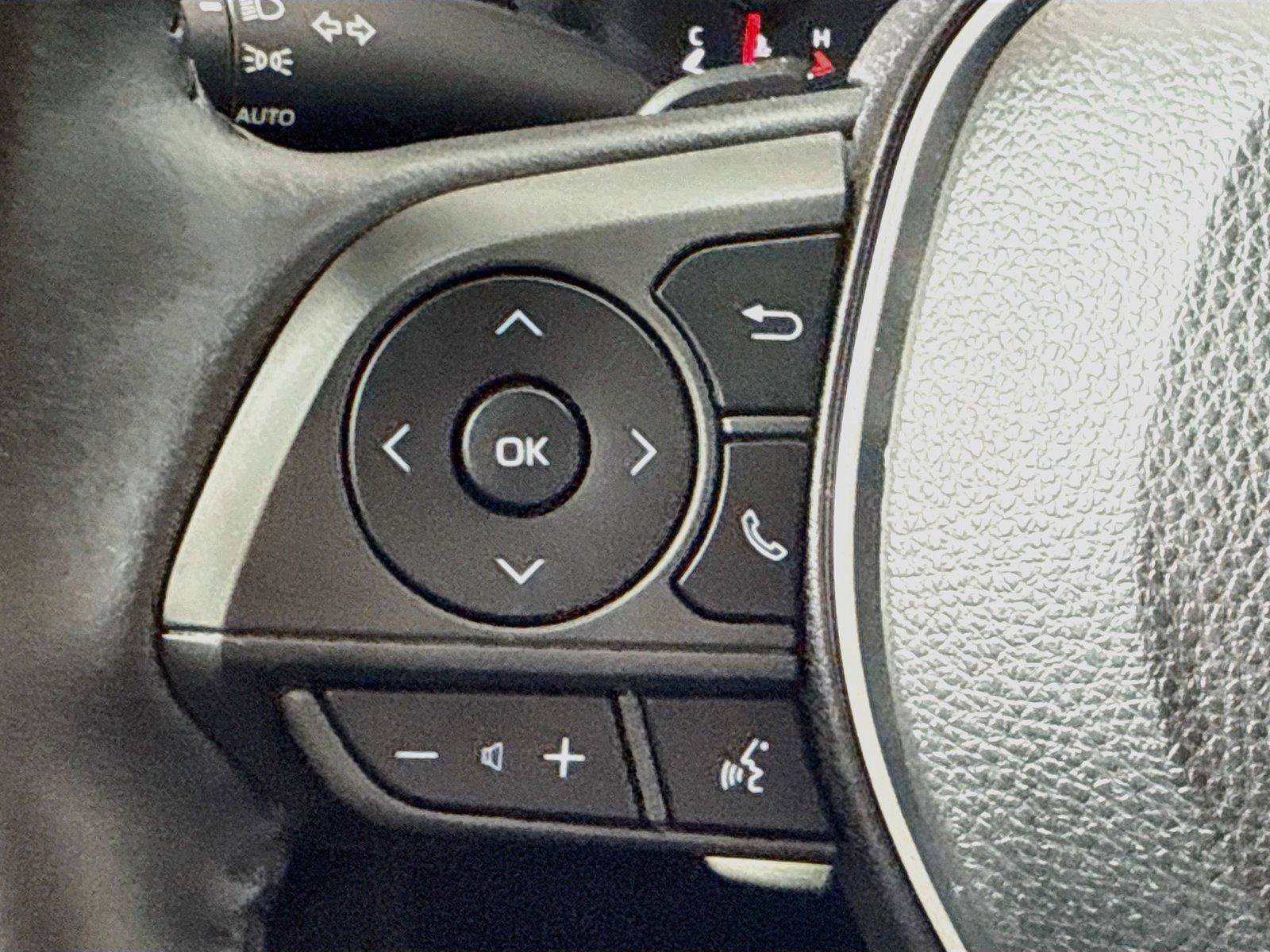 Used 2021 Toyota Corolla SE FWD image 12