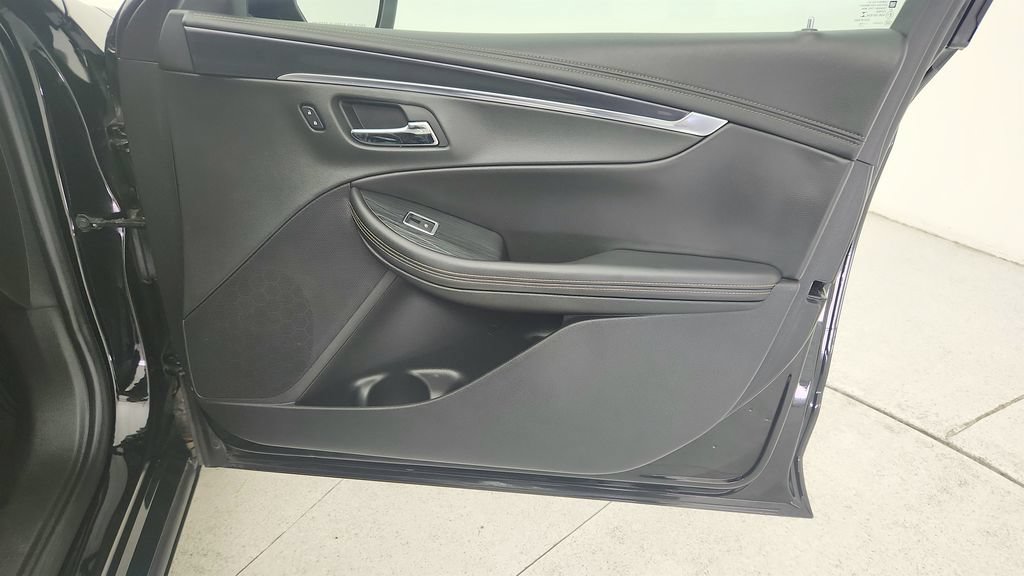Used 2016 Chevrolet Impala LT w/ Convenience Package FWD image 28