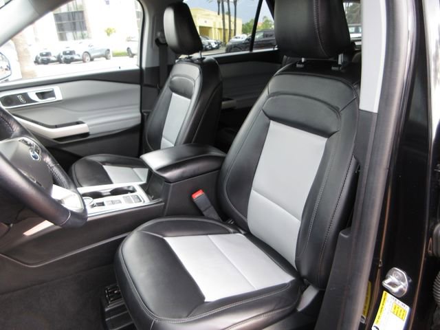 Certified 2022 Ford Explorer XLT w/ Equipment Group 202A image 11