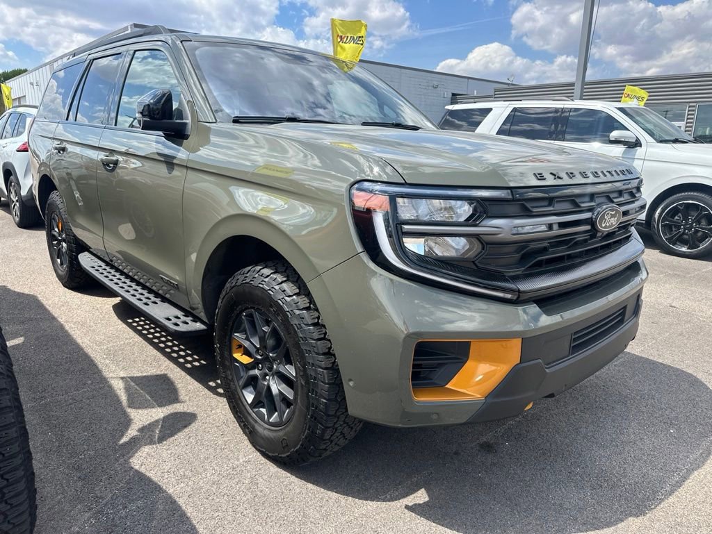 Used 2025 Ford Expedition Tremor AWD/4WD image 6