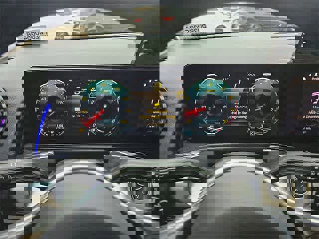 Used 2023 Mercedes-Benz GLB 250 image 34