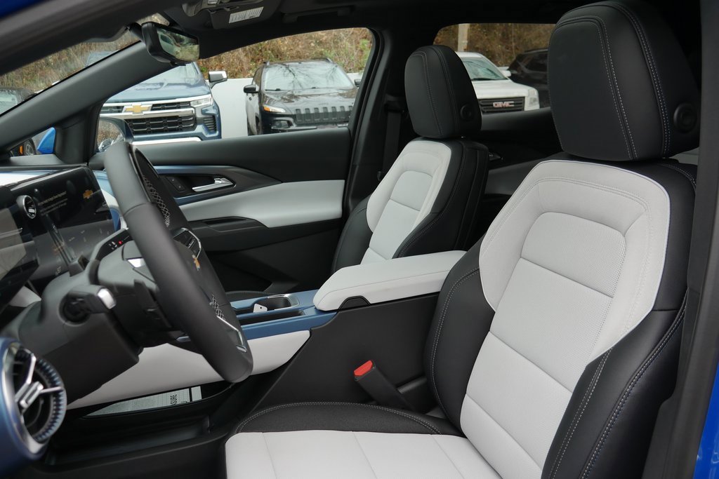 New 2026 Chevrolet Equinox EV LT image 9