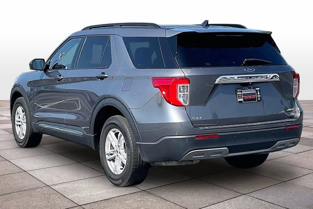 Certified 2022 Ford Explorer XLT w/ Equipment Group 202A AWD/4WD image 2