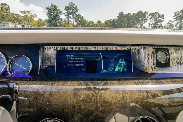 Used 2020 Rolls-Royce Phantom Sedan RWD image 50