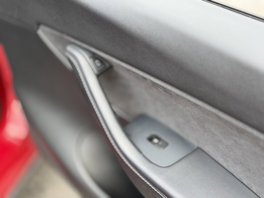 Used 2021 Tesla Model Y Long Range image 35