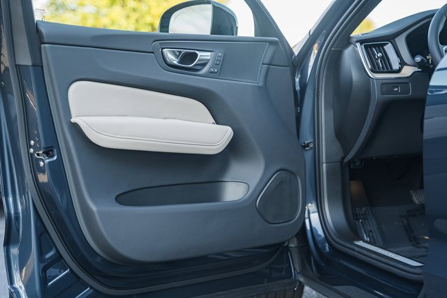 New 2026 Volvo XC60 B5 Core w/ Climate Package image 39