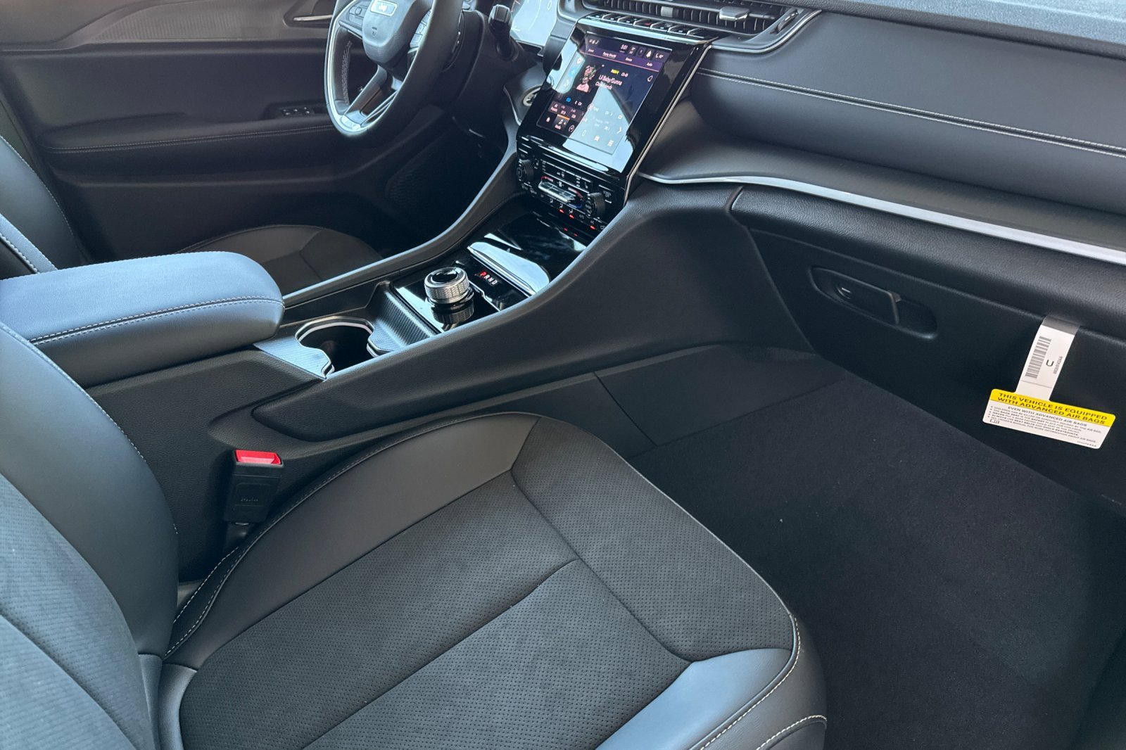 Certified 2025 Jeep Grand Cherokee L Altitude image 16