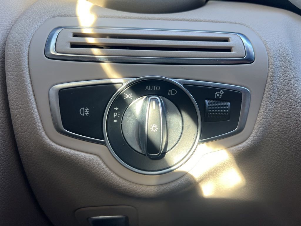 Used 2017 Mercedes-Benz C 300 4MATIC Sedan image 13
