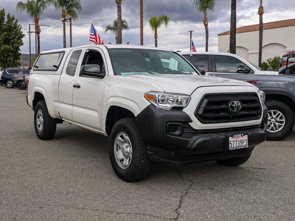 Used 2022 Toyota Tacoma SR image 2