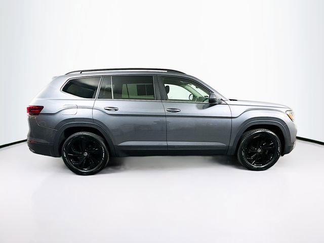 Used 2023 Volkswagen Atlas SE w/ Black Wheel Package AWD/4WD image 9