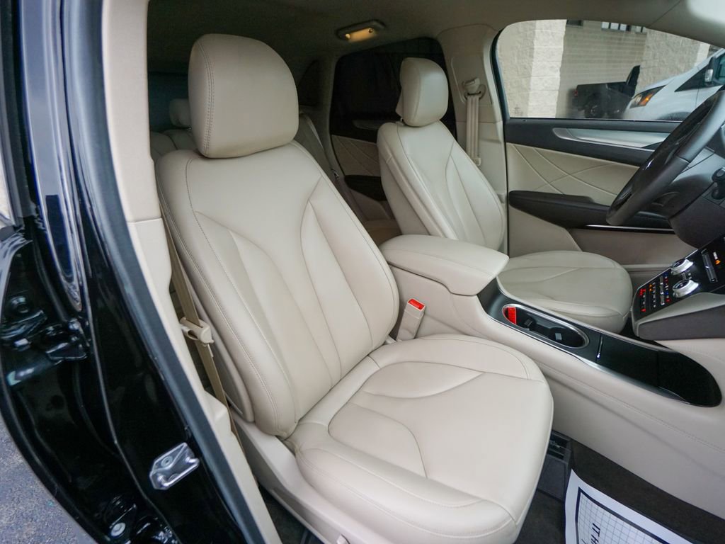 Used 2019 Lincoln MKC Premiere image 26