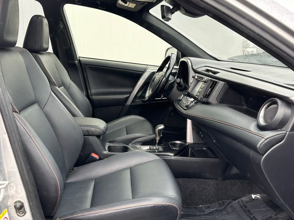 Used 2018 Toyota RAV4 SE w/ Power Extra Value Package AWD/4WD image 21