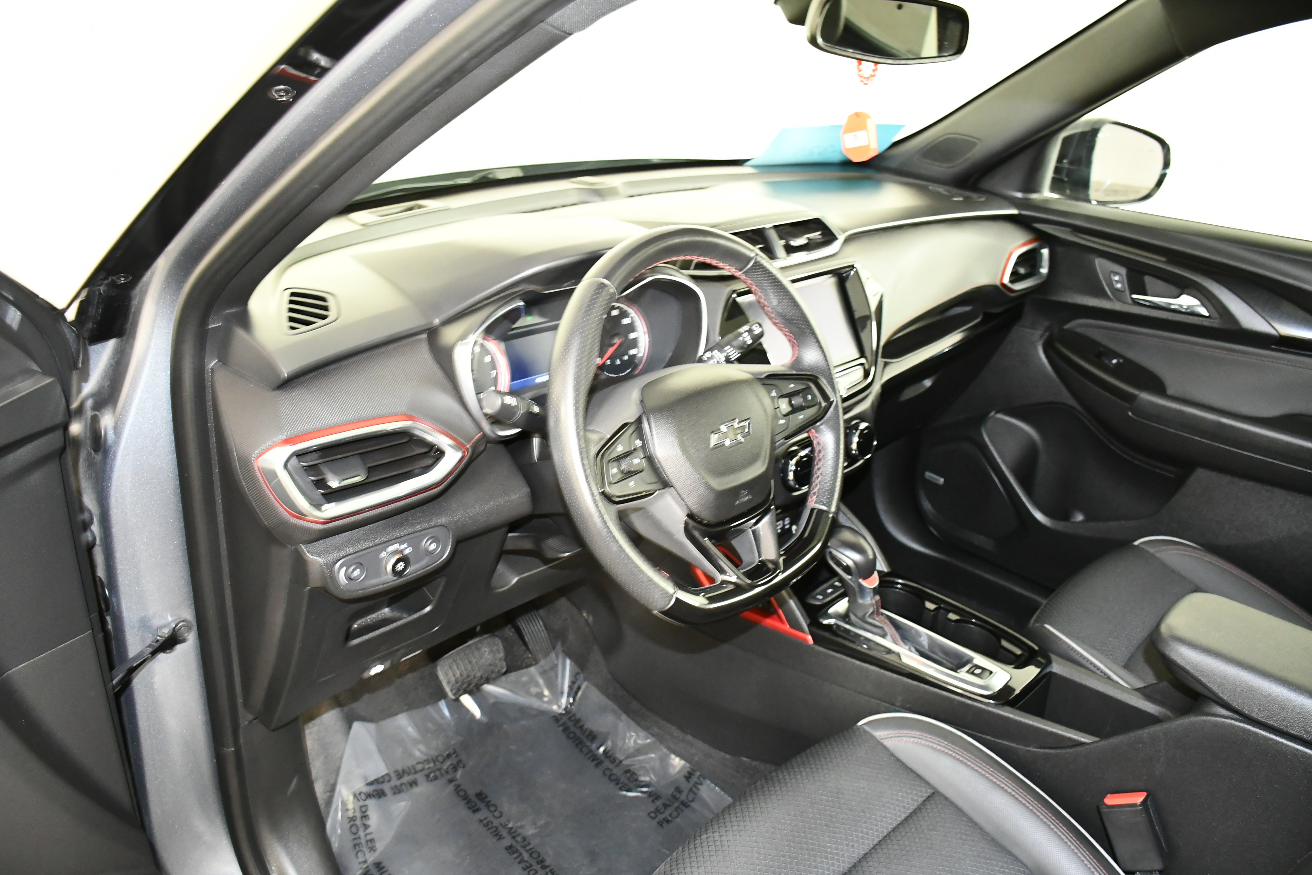 Used 2021 Chevrolet TrailBlazer RS w/ Sun and Liftgate Package image 37