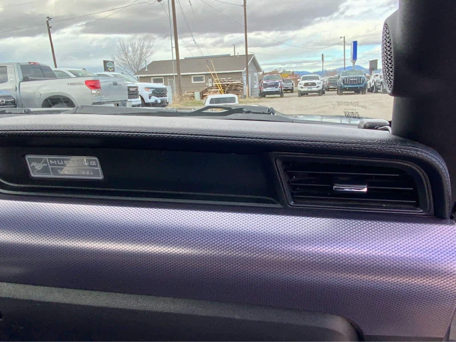 Used 2017 Ford Mustang Coupe image 37