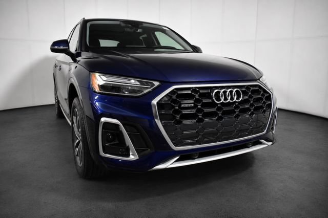Used 2024 Audi Q5 2.0T Premium w/ Convenience Package AWD/4WD image 3
