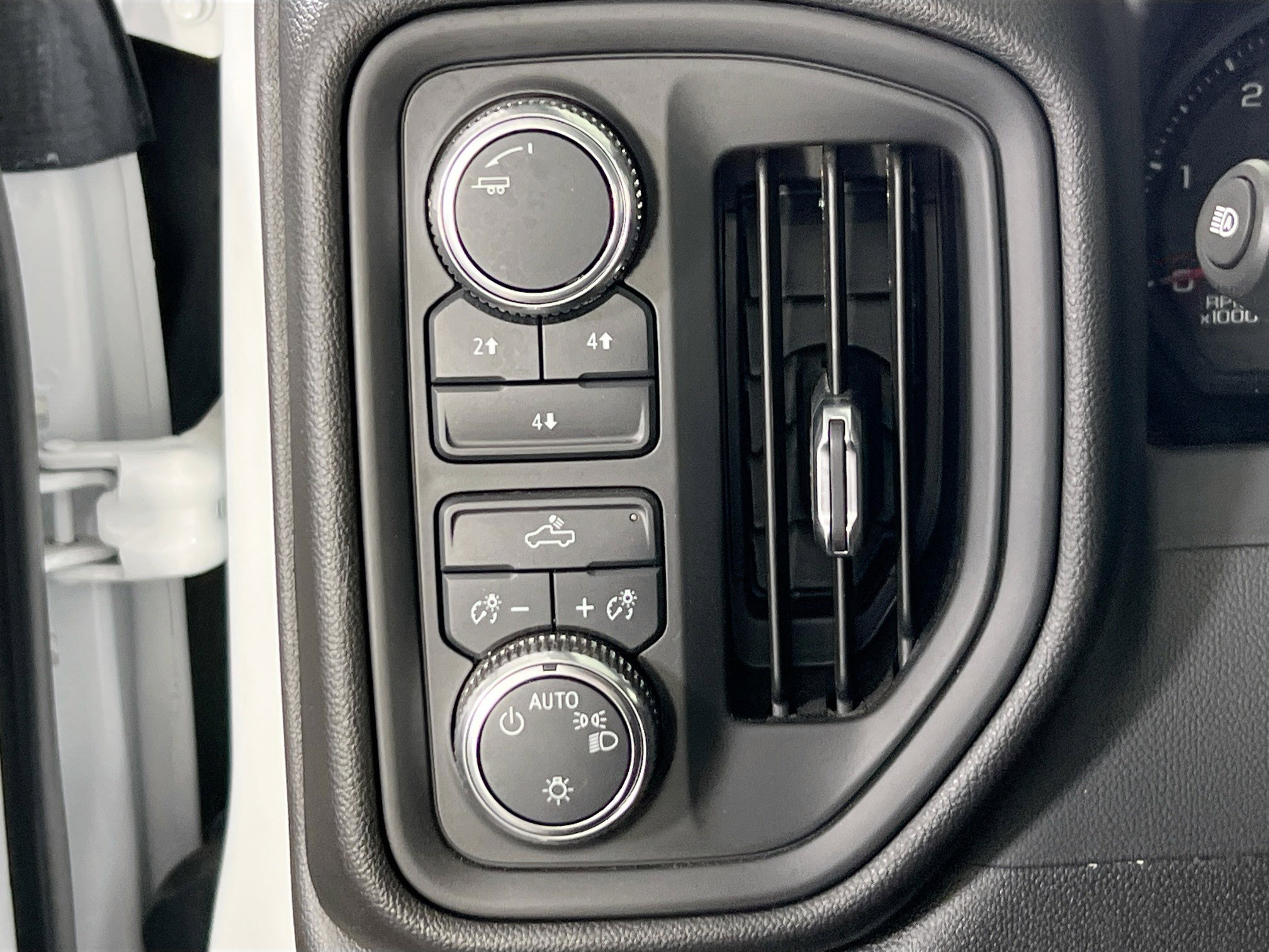 Used 2024 GMC Sierra 2500 Pro image 10