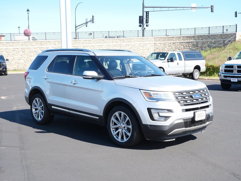 Used 2017 Ford Explorer Limited AWD/4WD image 3