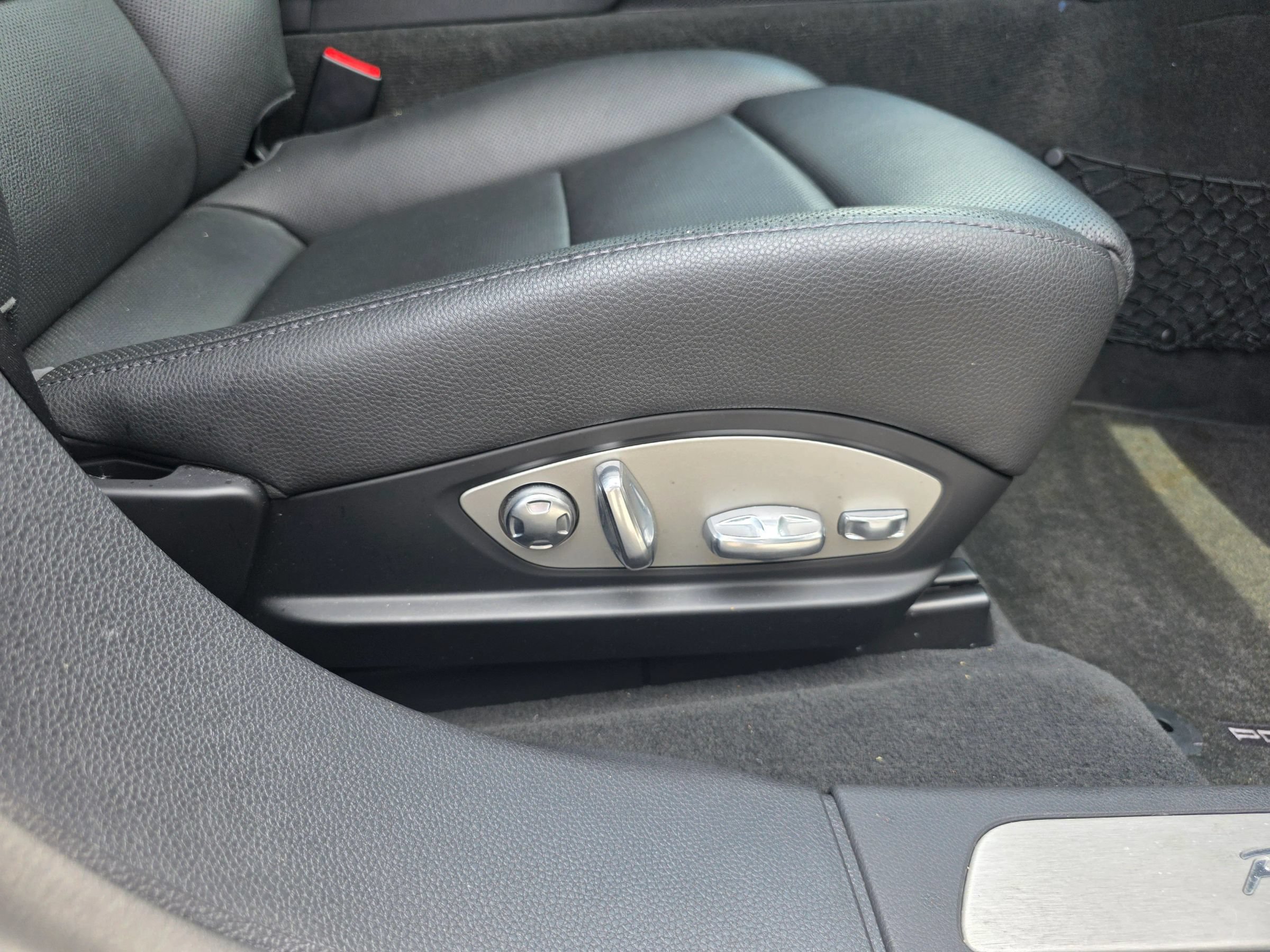 Used 2013 Porsche Panamera S RWD image 32