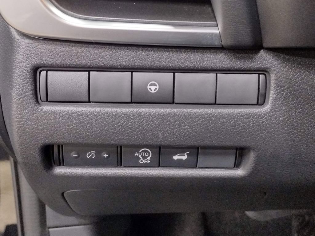 Used 2024 Nissan Rogue SV image 24