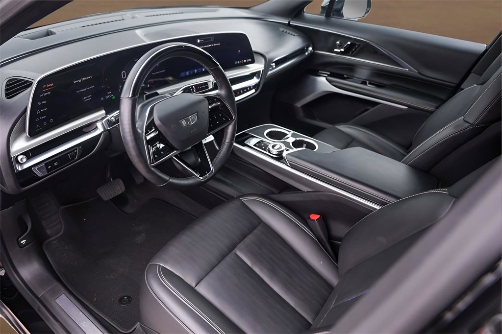 Used 2024 Cadillac Lyriq Luxury image 10