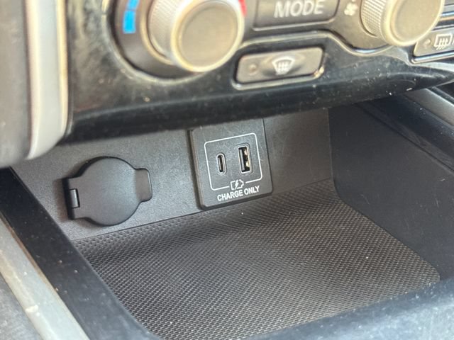 Used 2020 Nissan Pathfinder S FWD image 26