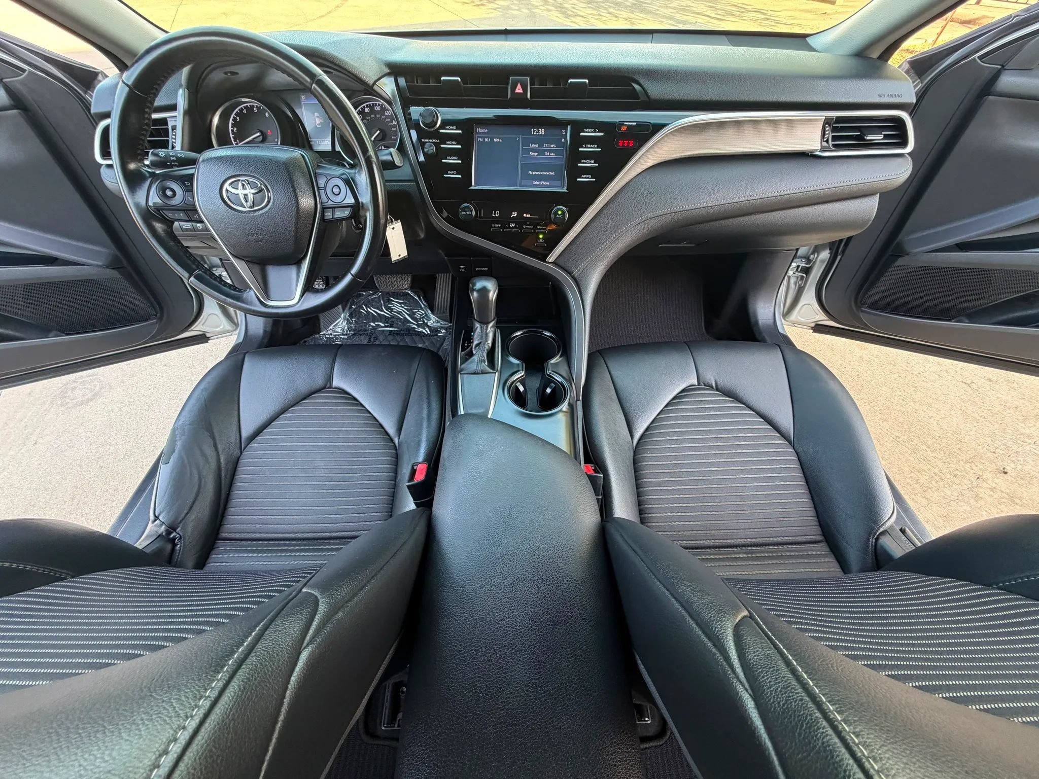 Used 2018 Toyota Camry SE FWD image 26