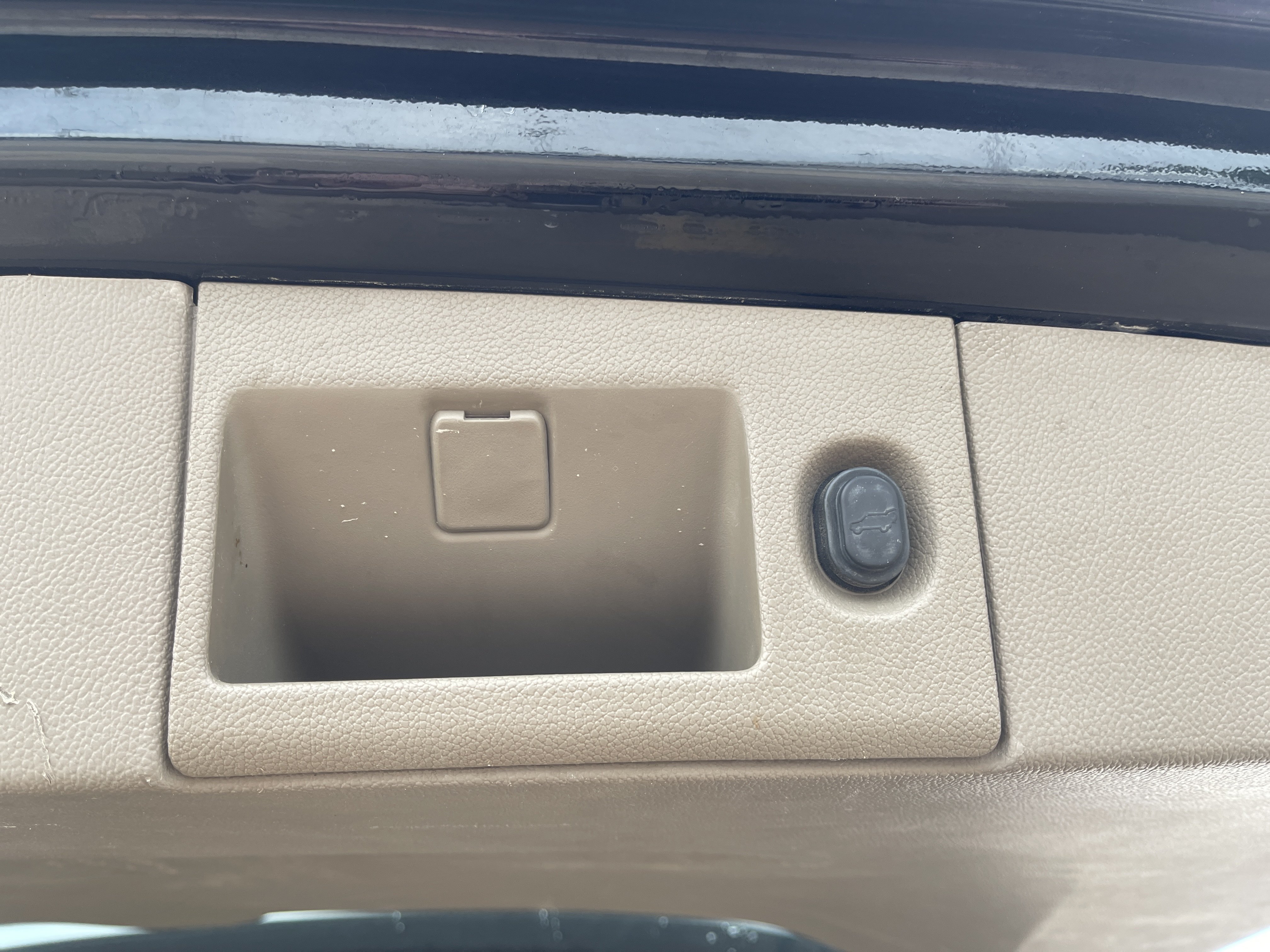 Used 2019 Chevrolet Suburban LT w/ LT Signature Package RWD image 15