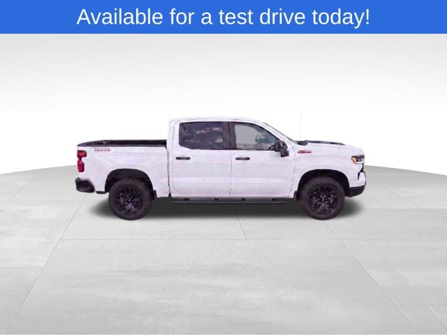 Used 2025 Chevrolet Silverado 1500 LT Trail Boss w/ LT Trail Boss Premium Package AWD/4WD image 3