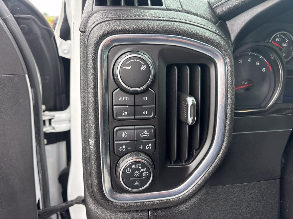Used 2019 Chevrolet Silverado 1500 LTZ w/ Z71 Off-Road Package AWD/4WD image 11