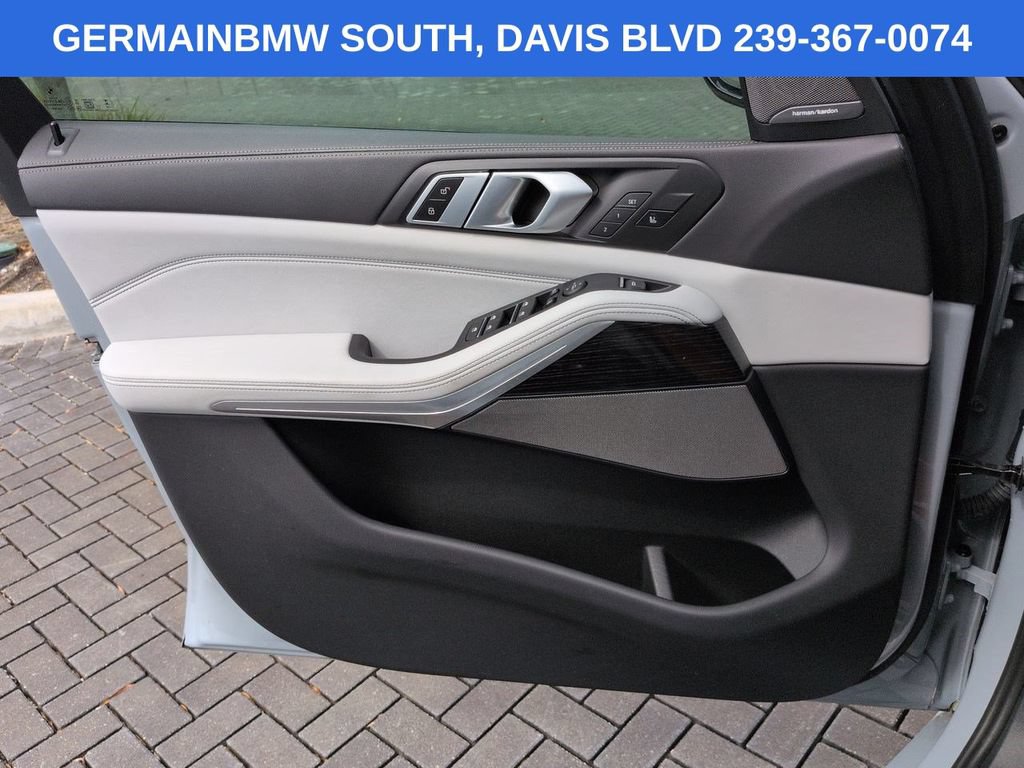Used 2025 BMW X5 xDrive40i w/ M Sport Package AWD/4WD image 30