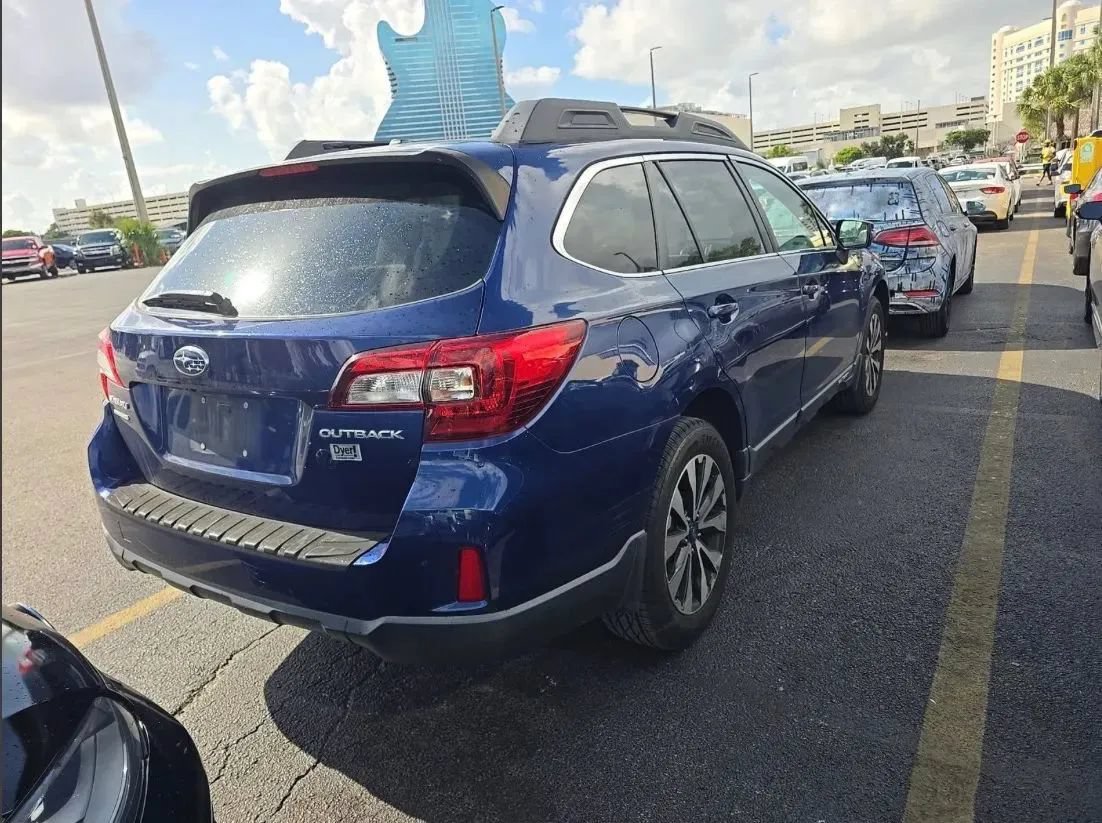 Used 2015 Subaru Outback 2.5i Limited AWD/4WD image 2