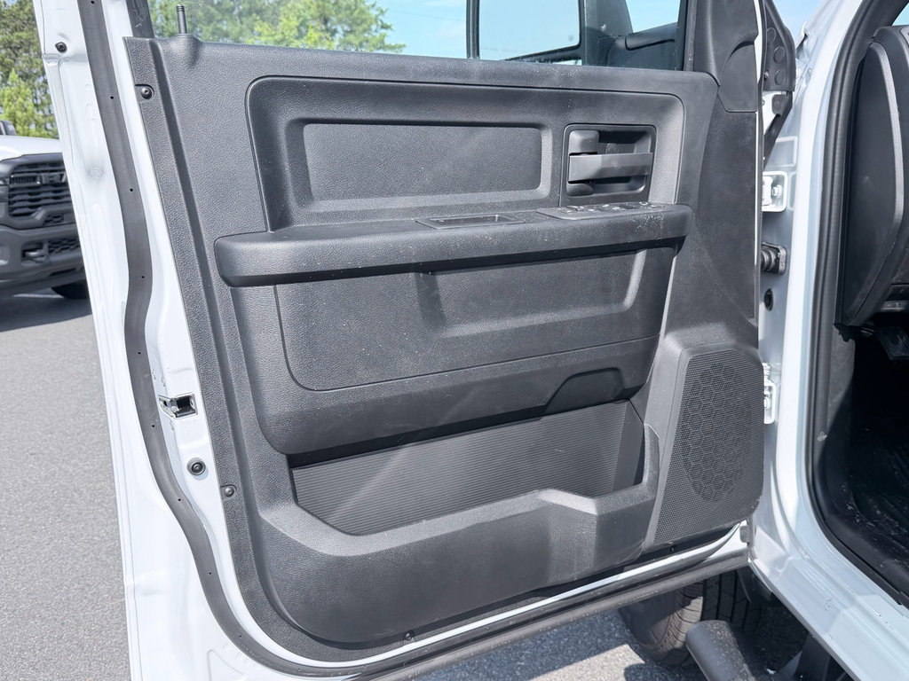New 2026 RAM 3500 Tradesman w/ Chrome Appearance Group A AWD/4WD image 25