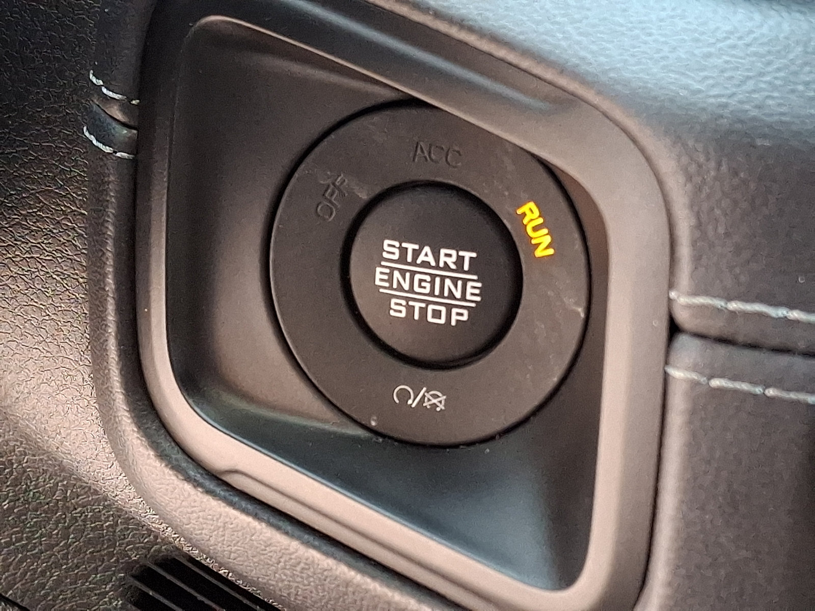 Used 2025 Jeep Wrangler Unlimited Sahara w/ Safety Group AWD/4WD image 20