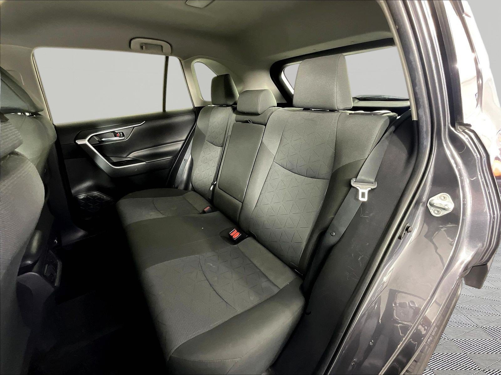 Used 2022 Toyota RAV4 XLE FWD image 22