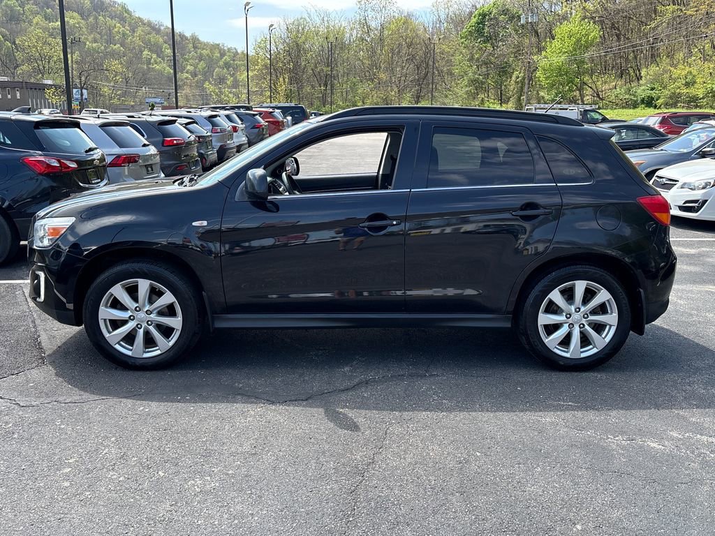 Used 2015 Mitsubishi Outlander Sport SE AWD/4WD image 2