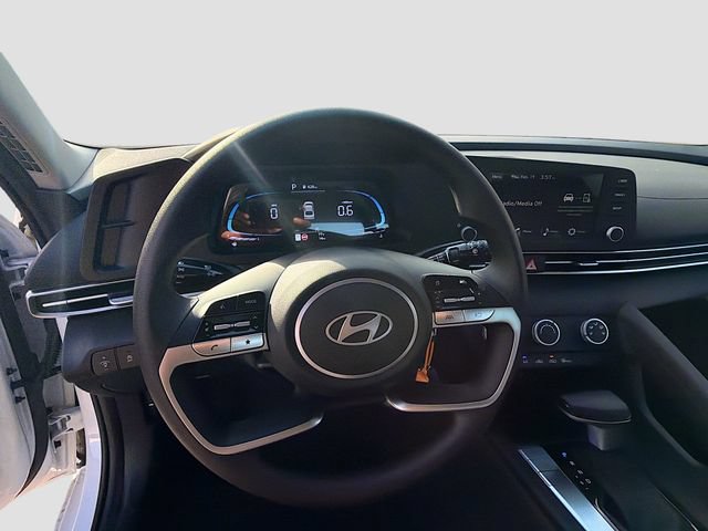 New 2026 Hyundai Elantra SE FWD image 11
