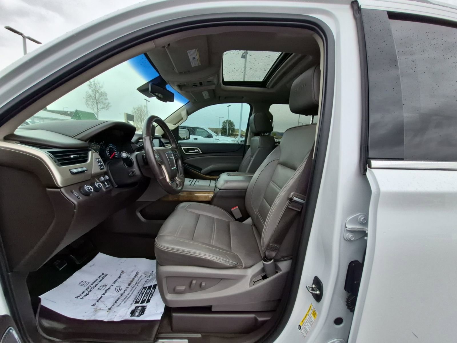 Used 2017 GMC Yukon XL Denali w/ Open Road Package image 12